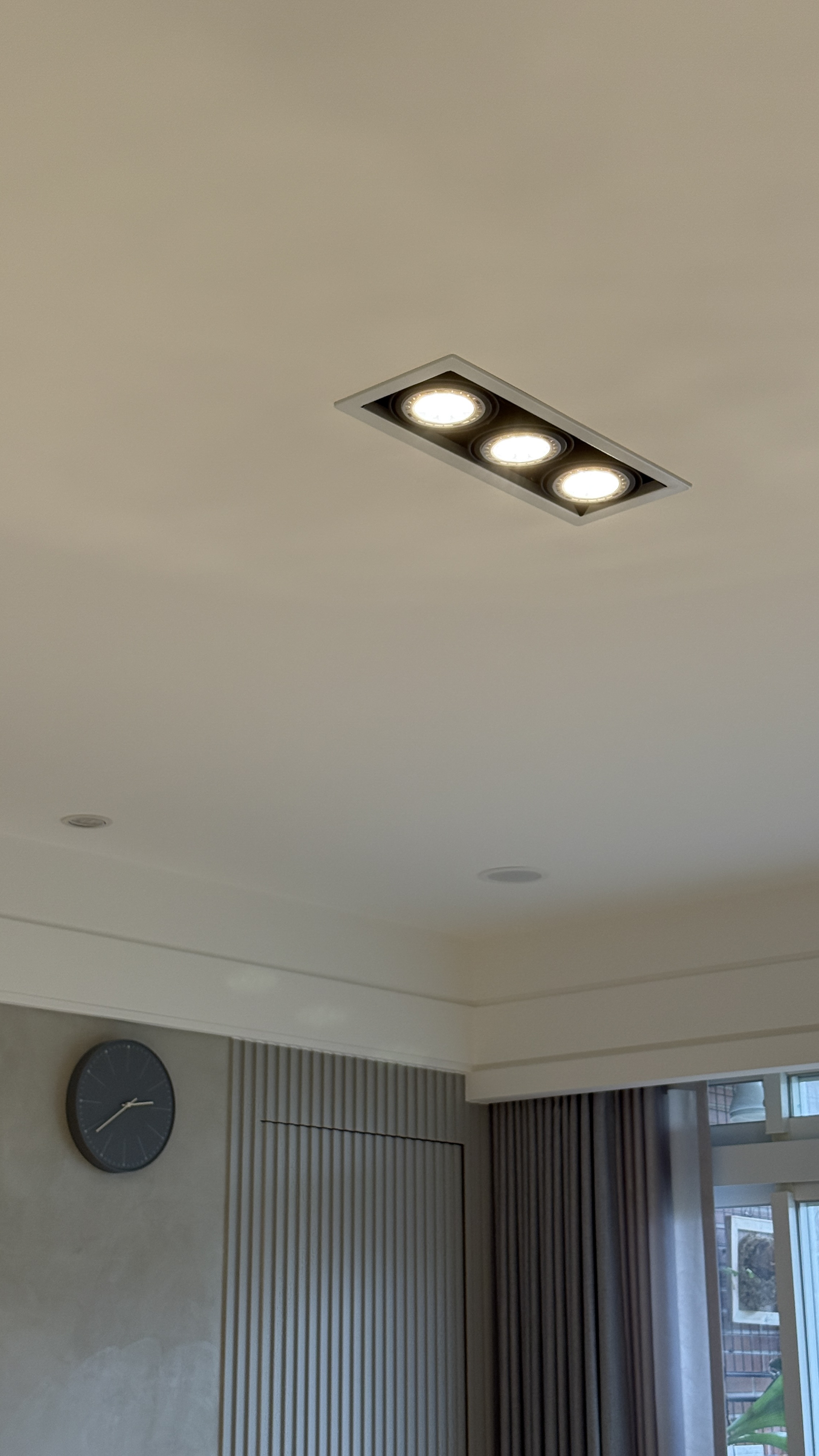LED2